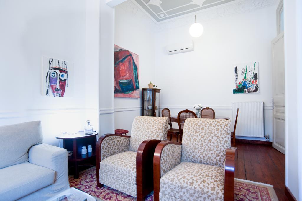 אתונה Neoclassical House At Metro Station Attiki מראה חיצוני תמונה