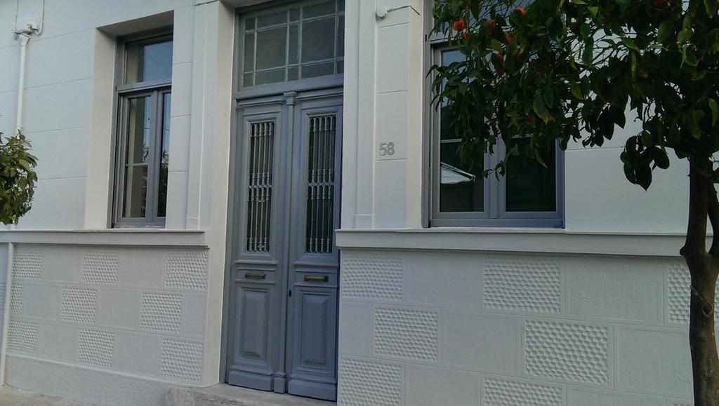 אתונה Neoclassical House At Metro Station Attiki מראה חיצוני תמונה
